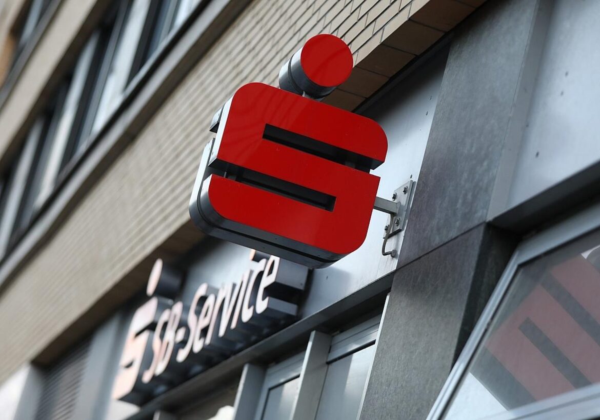 Sparkassen-Filiale (Archiv)