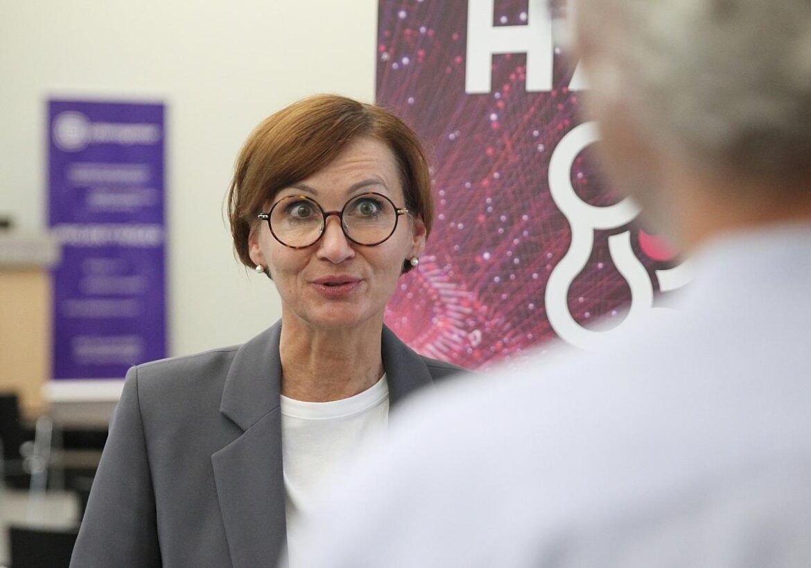 Bettina Stark-Watzinger