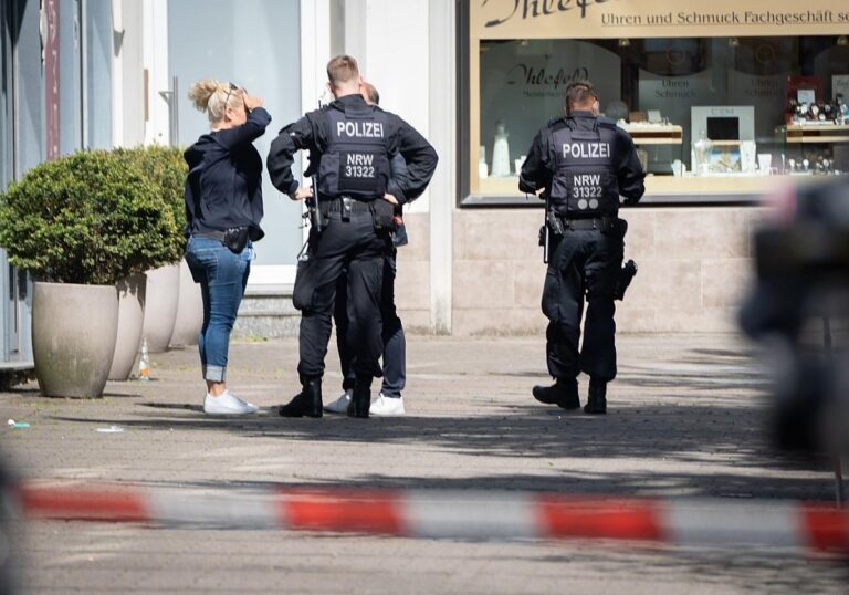 Polizei nach