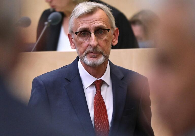 Armin Schuster