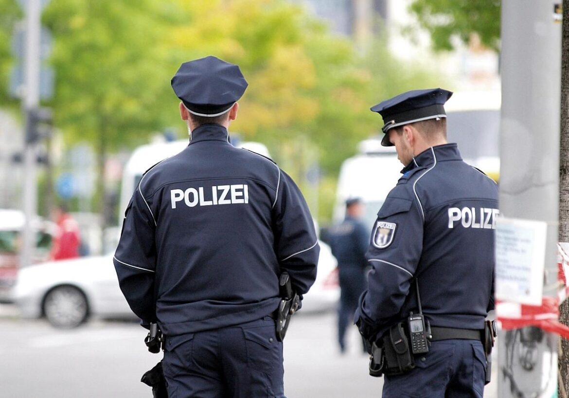 Polizisten (Archiv)