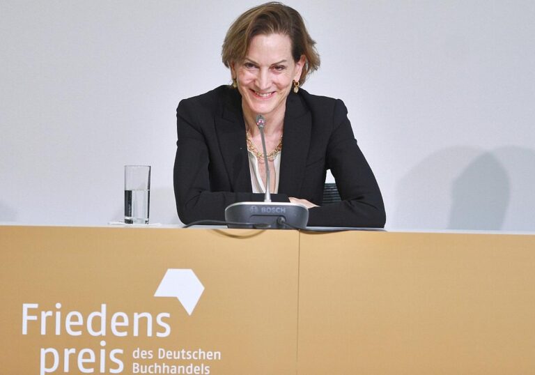 Anne Applebaum