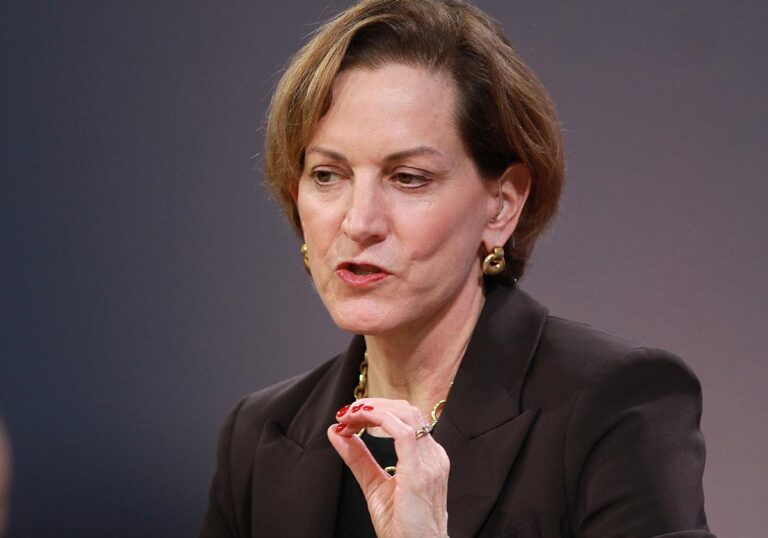 Anne Applebaum