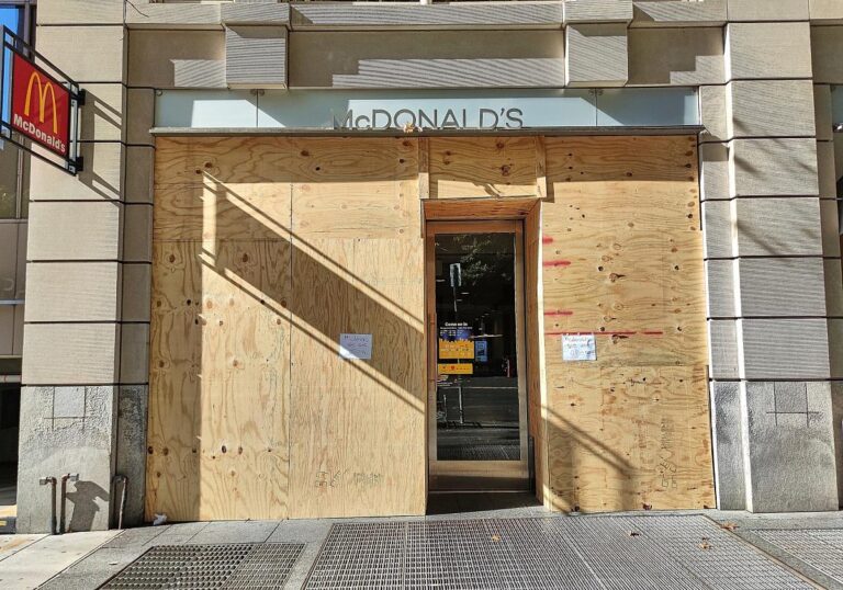 Verrammelter McDonald`s