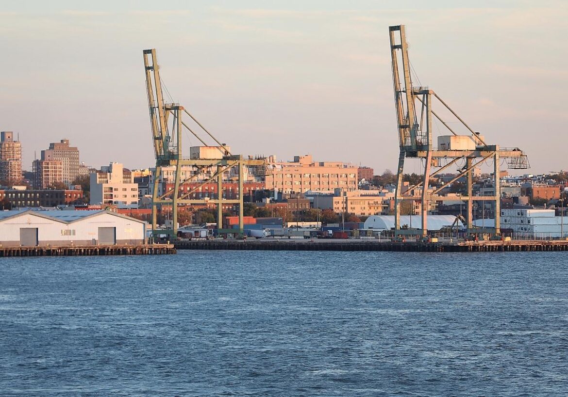 Industrieanlagen (Archiv)