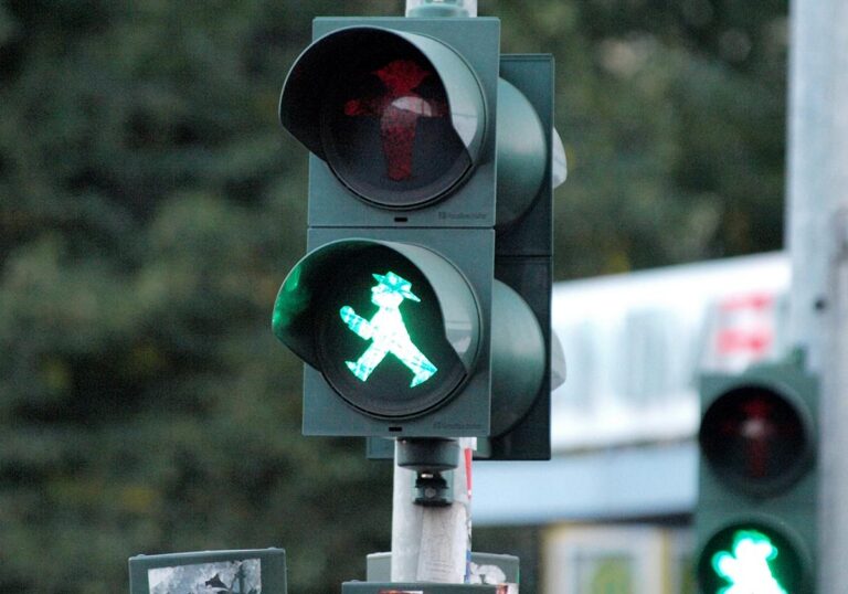 Grüne Fußgängerampel