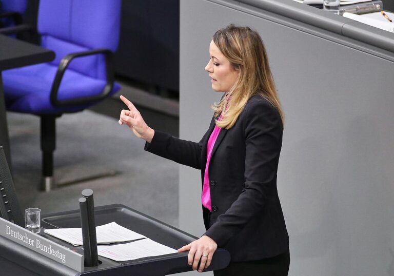 Clara Bünger