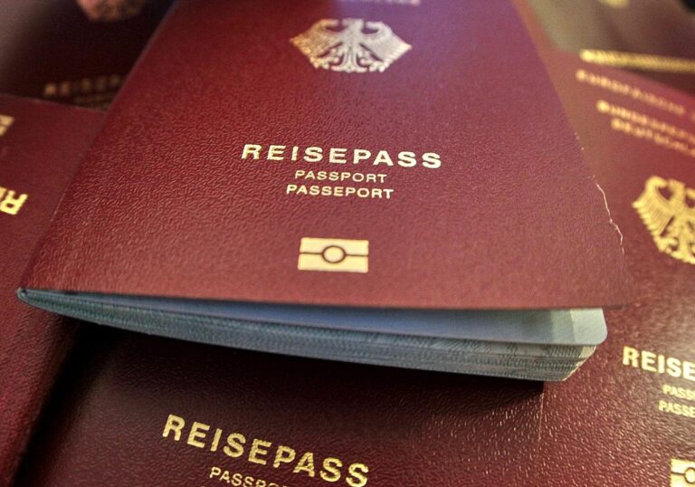 Reisepass (Archiv)
