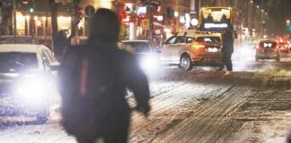 Straßenverkehr unter