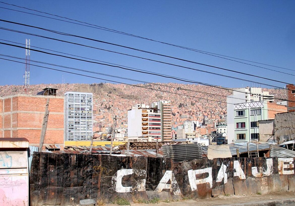 Stromleitung in Bolivien