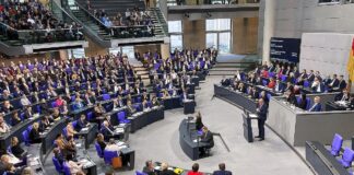 Bundestag debattiert