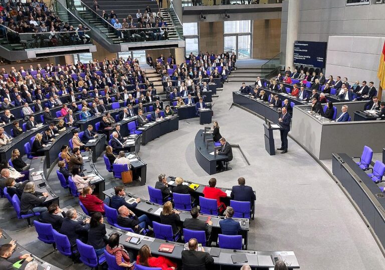 Bundestag debattiert