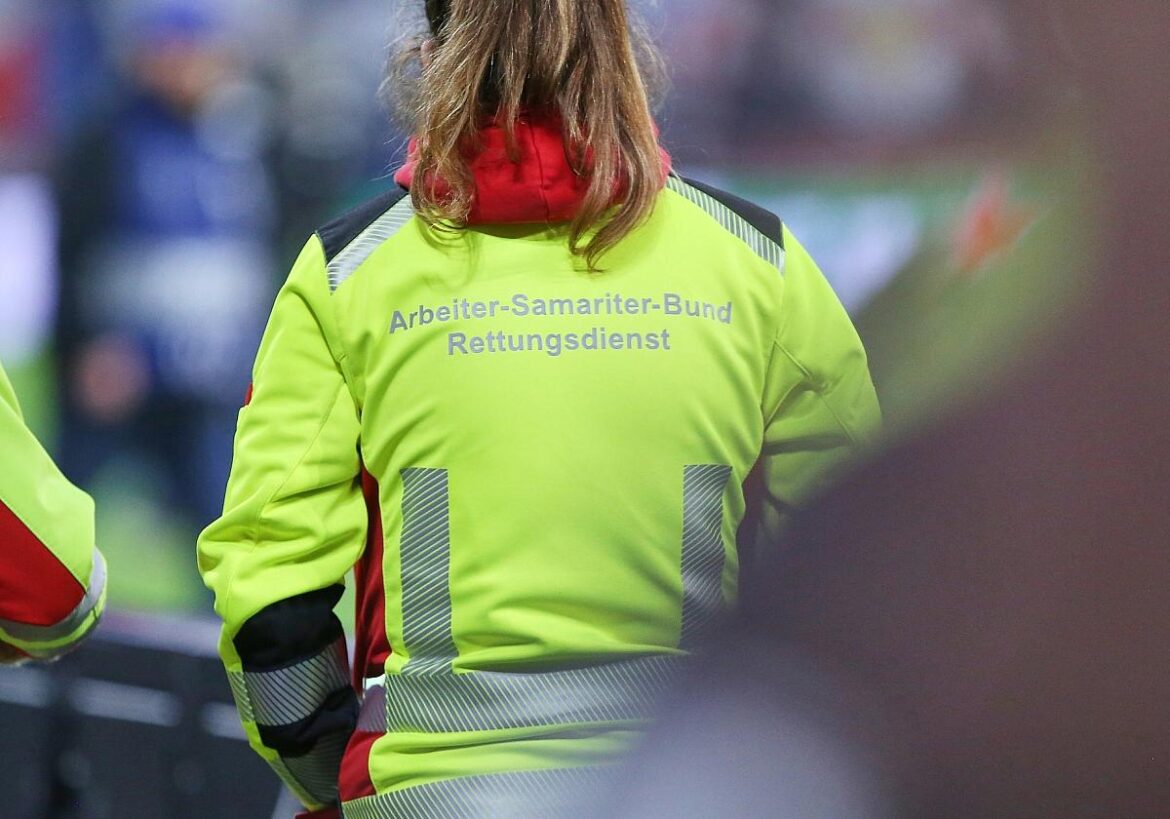 Sanitäterin (Archiv)