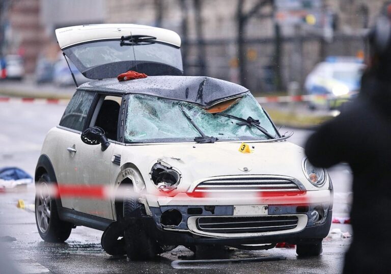 Auto fährt