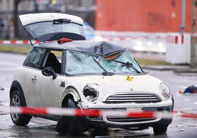 Auto fährt