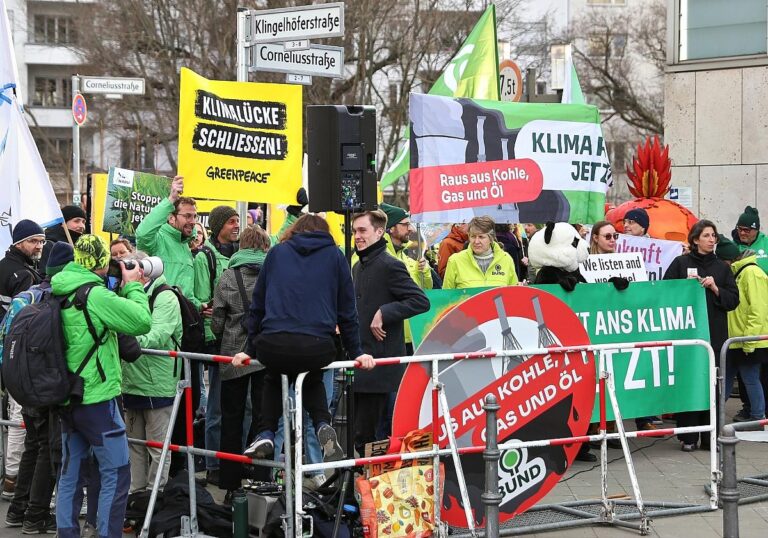 Umweltaktivisten protestieren