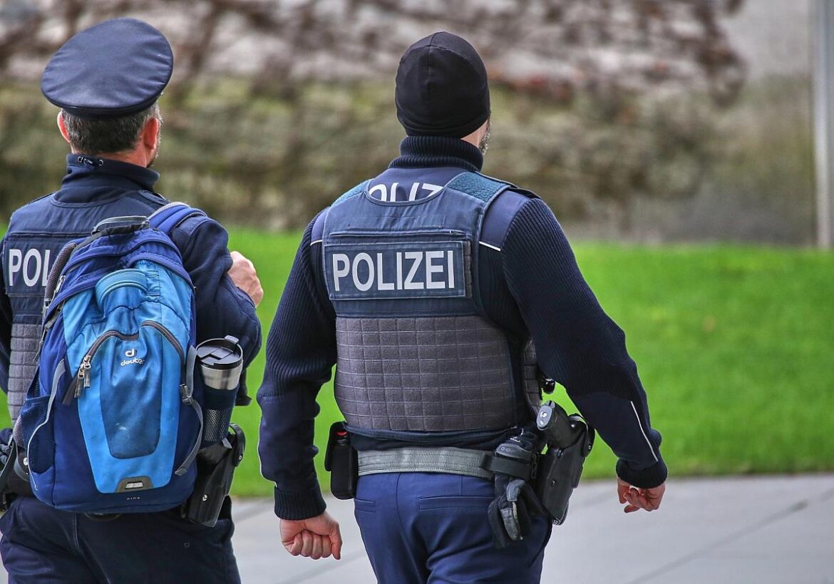 Zwei Polizisten