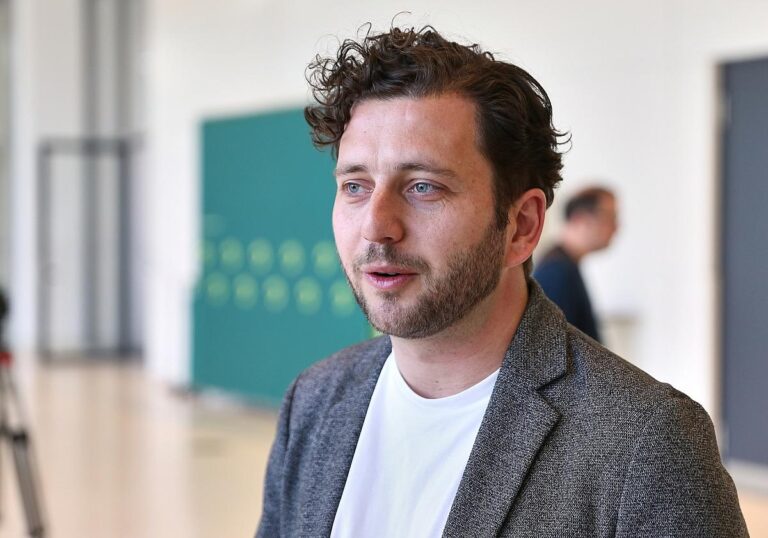Felix Banaszak