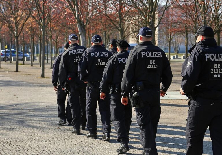 Polizisten (Archiv)