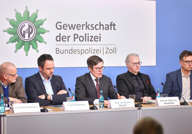 Pressekonferenz: Gewerkschaft