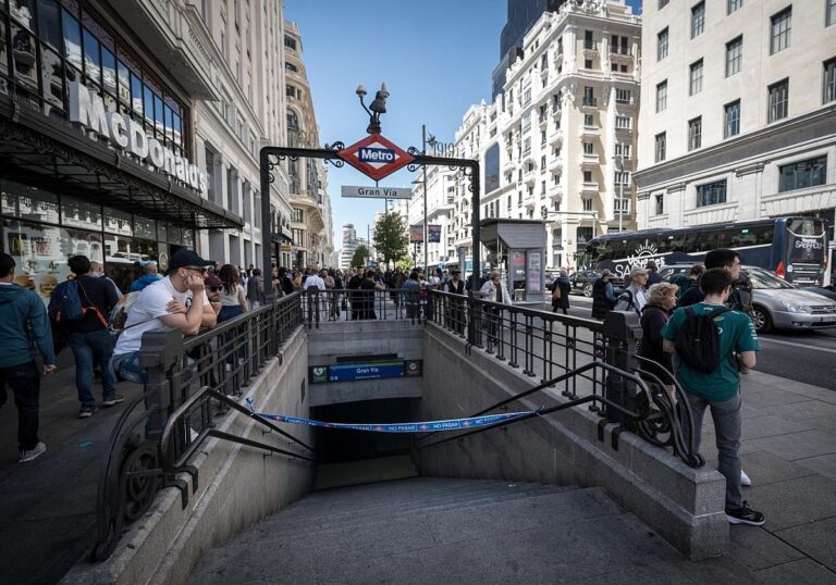 Abgesperrte Metro
