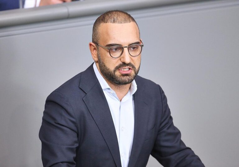 Kassem Taher