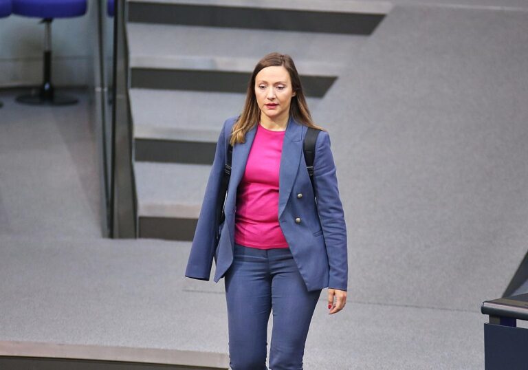 Jasmina Hostert