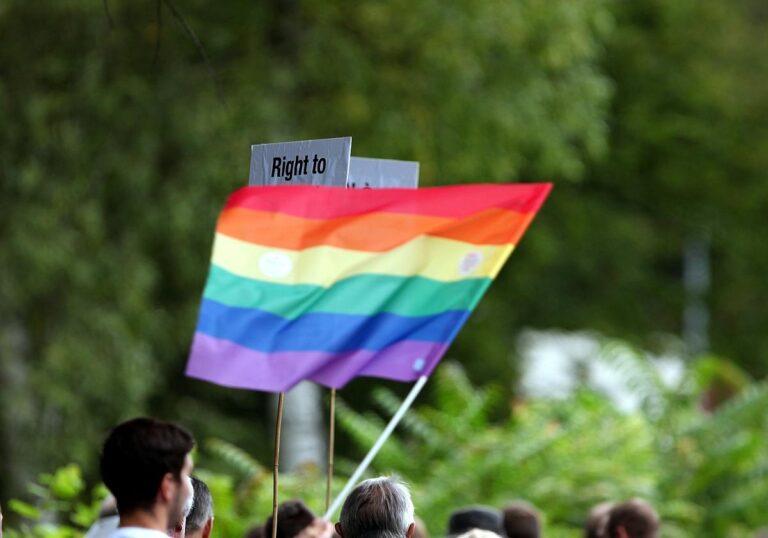 Regenbogen-Fahne (Archiv)