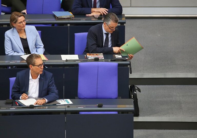 Regierungsbank am