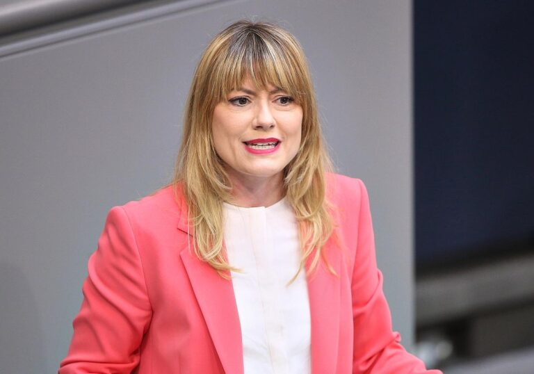 Clara Bünger