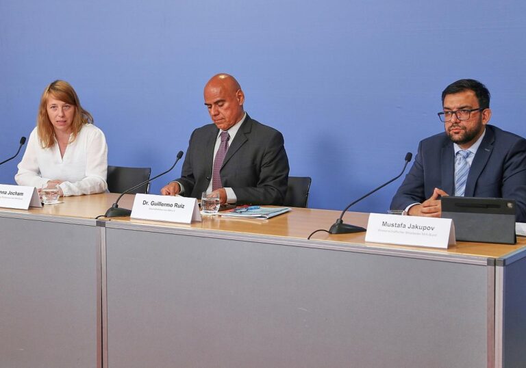 Pressekonferenz: Melde-