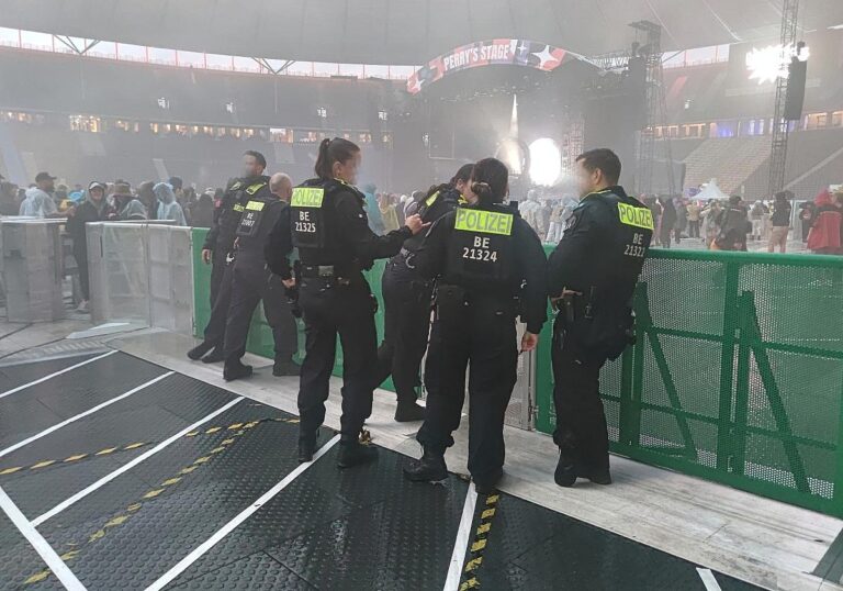 Polizisten bei