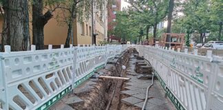 Aufgerissener Bürgersteig