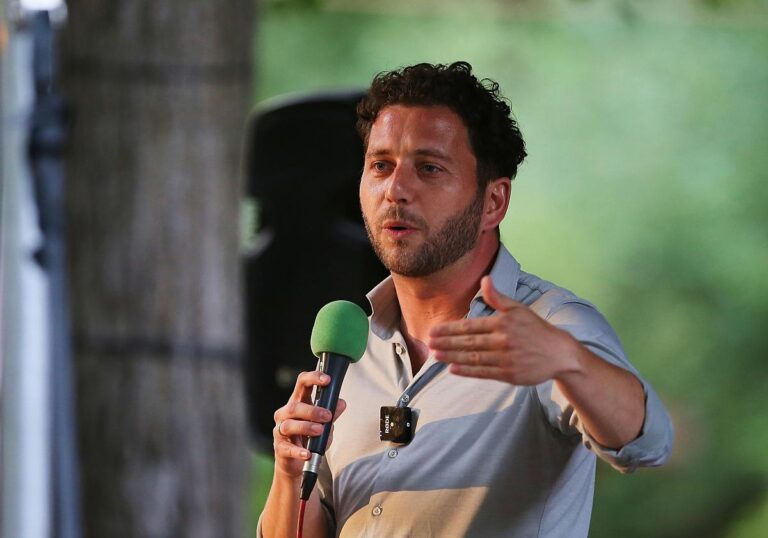 Felix Banaszak
