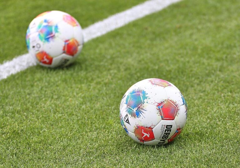 Fußbälle (Archiv)