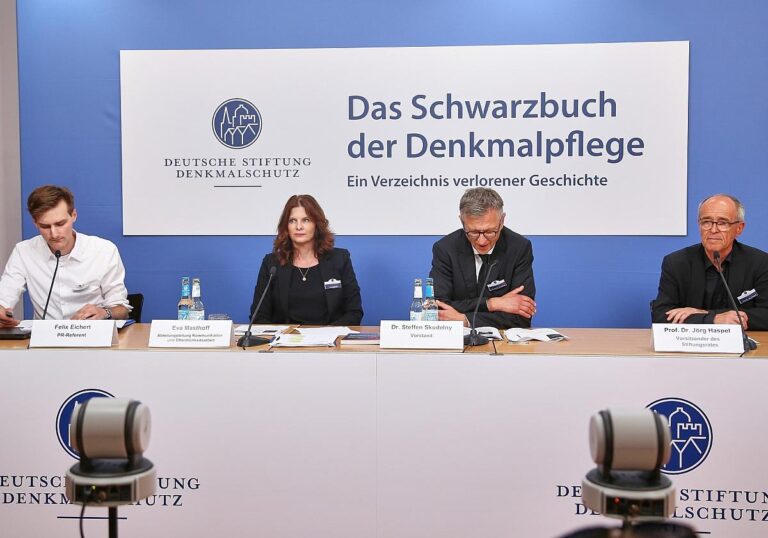 Vorstellung "Schwarzbuch