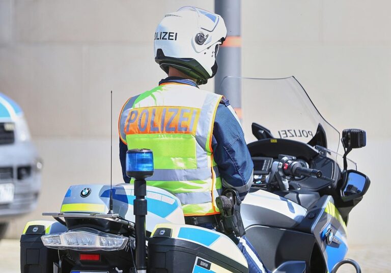 Motorrad-Polizist (Archiv)