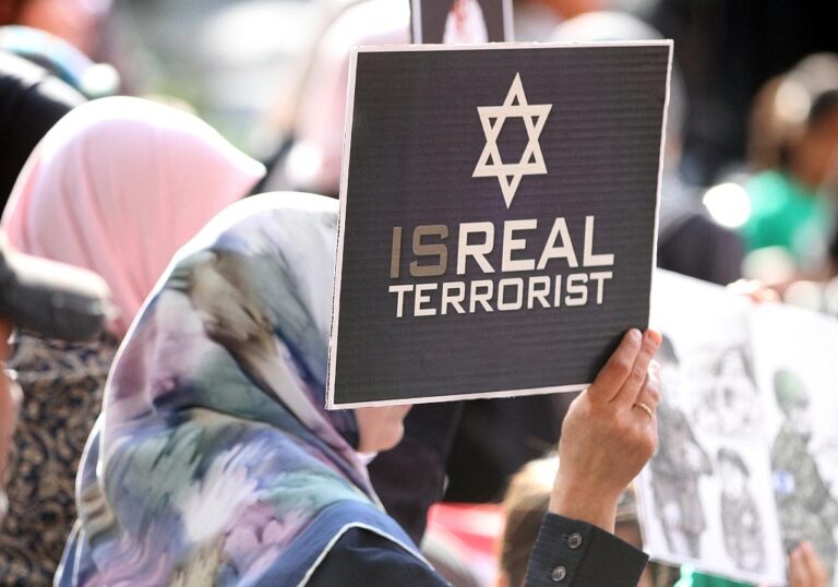 Demonstrantin mit