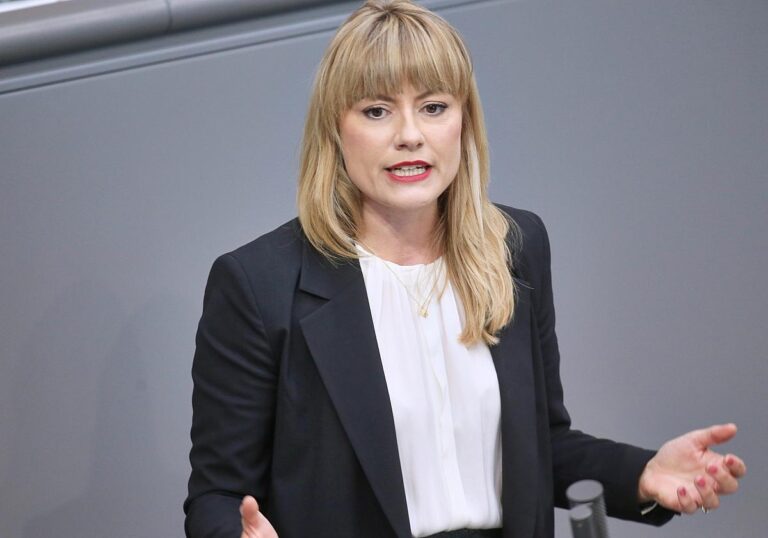 Clara Bünger