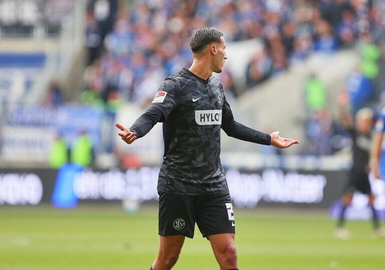 Younes Ebnoutalib