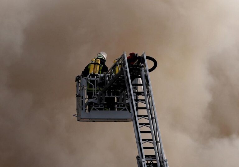 Feuerwehr auf Drehleiter (Symbolbild) / Foto: dts