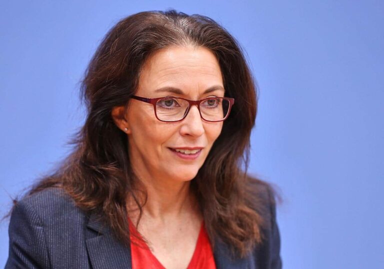 Yasmin Fahimi