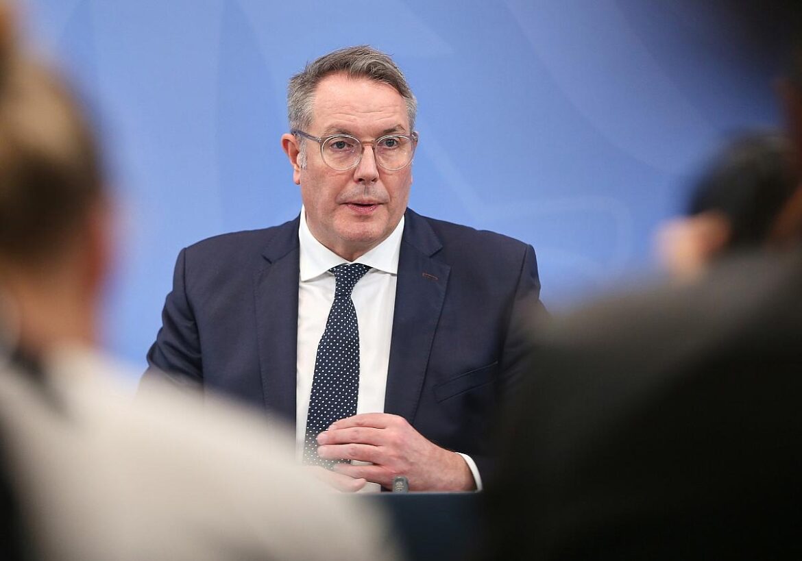 Alexander Schweitzer