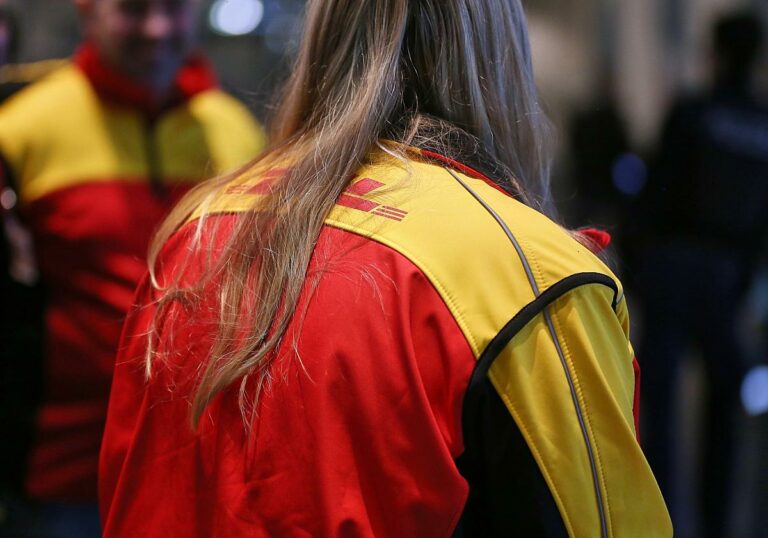 DHL-Mitarbeiter (Archiv)