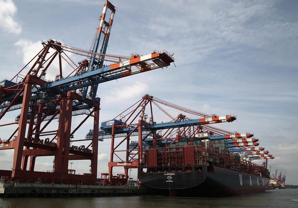 Containerschiff (Archiv)