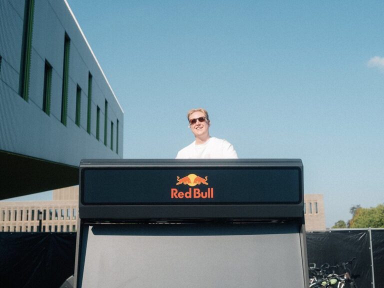 DJ Støbi hat beim Campusfestival 2024 auf der Red-Bull-Bühne aufgelegt