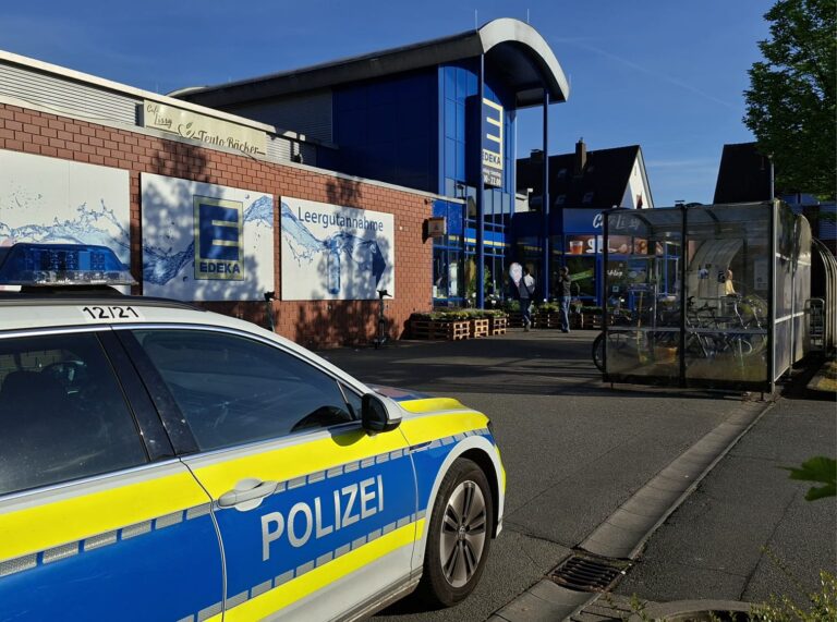 Polizeieinsatz am Edeka Kalkhügel