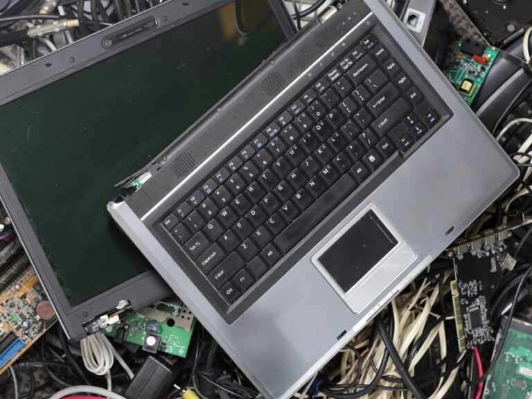 Elektroschrott (Symbolbild) / Foto: davidf, Getty Images, Canva