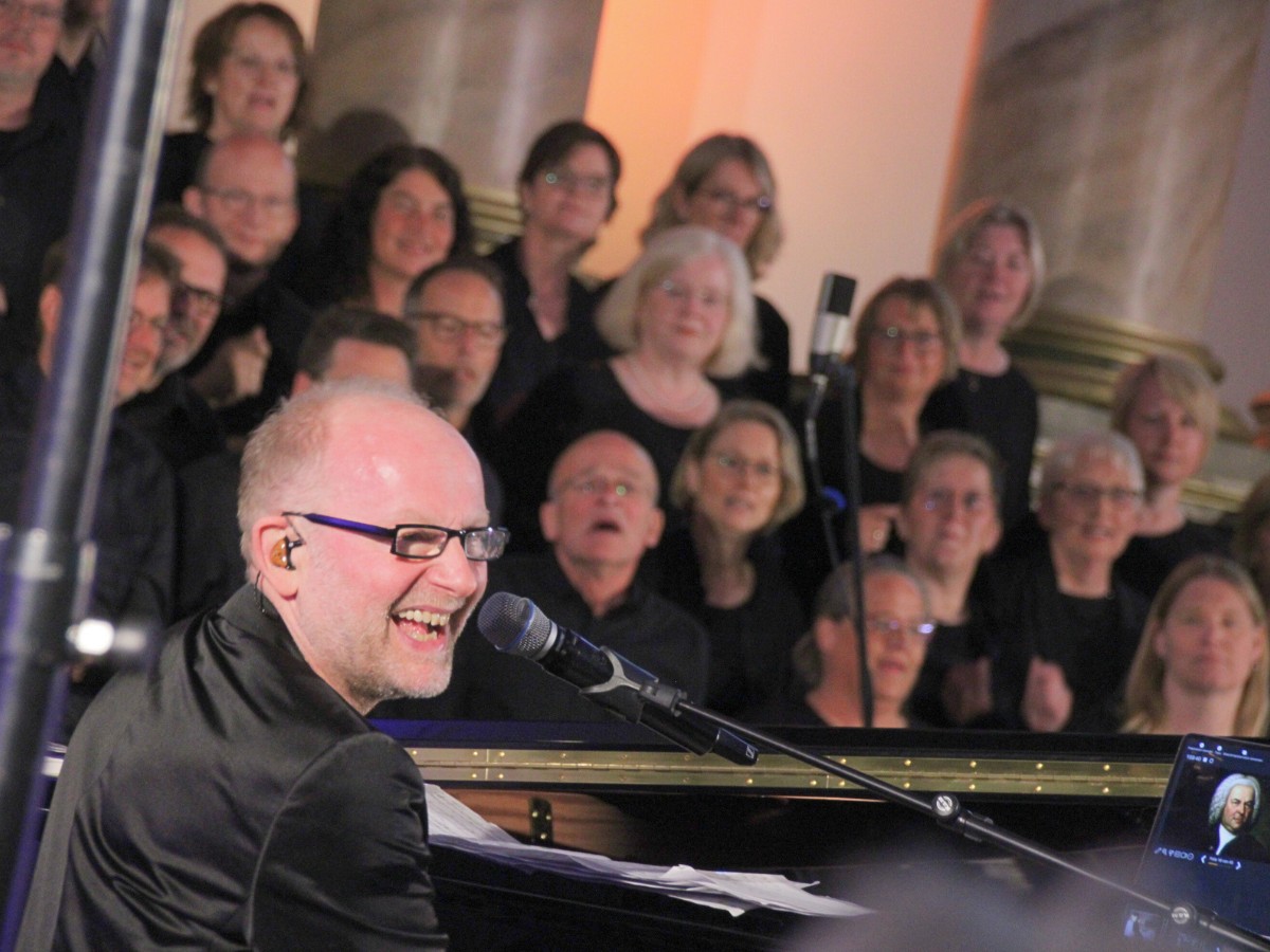 Dieter Falk und Crescendo. / Foto: Dominik Lapp