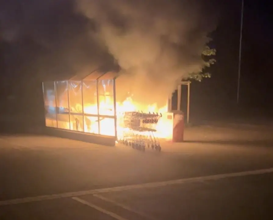 Kaufland Einkaufswagen brennen